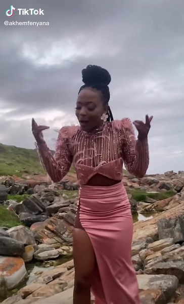 Unforgettable Birthday Celebration: Niece Singing Touches Hearts