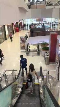 This 4-Floor Escalator Ride in SM Mall Cebu Will Blow Your Mind! 😲🎢