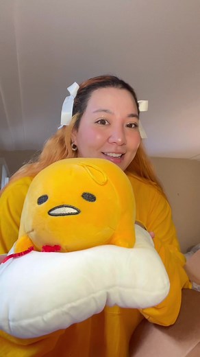 Unboxing a Special Gudetama Delivery!