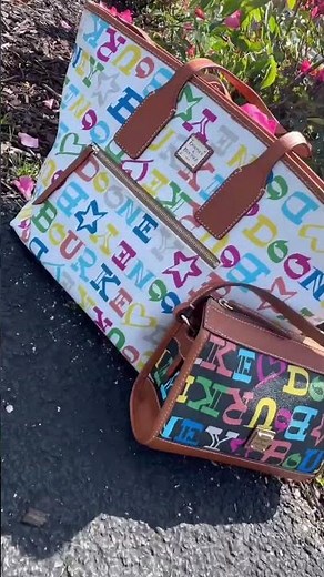 HANDBAG VALLEY BAGS IN THE PARK DOONEY & BOURKE & MORE #dooneyandbourke #gardenwalk