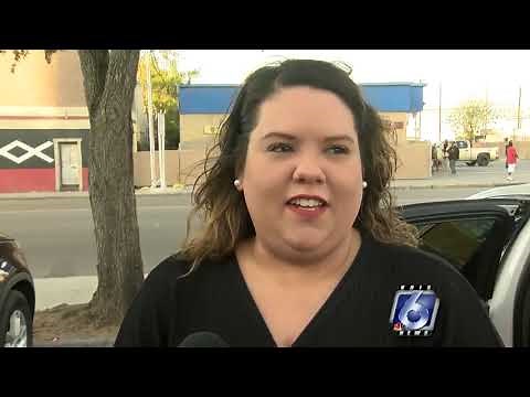 Volunteers help feed the homeless on Christmas