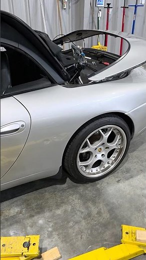 Porsche 911 Carrera Convertible top cylinders repair and it's fix!