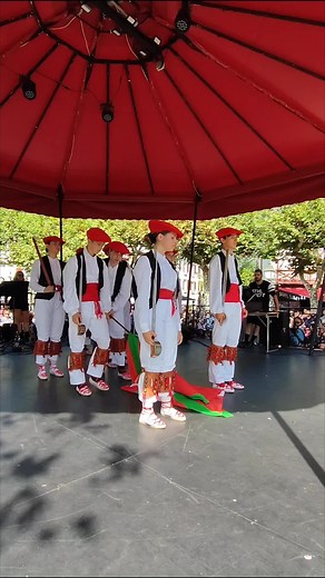 Danseurs Basques à Saint Jean de Luz