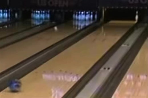 3.5K views · 83 reactions | One of the best strategies to improve corner spare shooting, on Pro Anvilane, is using the range finders to guide the shot. Here is a 10-pin spare shot by Pete Weber in the 2012 US Open that illustrates this strategy well. Notice the target line in this shot.  43’ end of the range finder on 10  40’ front of the range finder on 10  37’ end of the range finder on 15  34’ front of the range finder on 15  arrow | Bowling Knowledge | Facebook