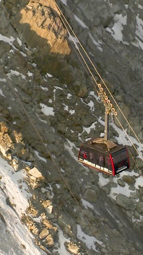 304K views · 1.8K reactions | Direction l'Aiguille du Midi ️ à 3 842m pour vivre une expérience incroyable 朗 Réservez votre billet et créneau ➡ www.montblancnaturalresort.com/fr/aiguille-du-midi | Mont-Blanc Natural Resort | Facebook