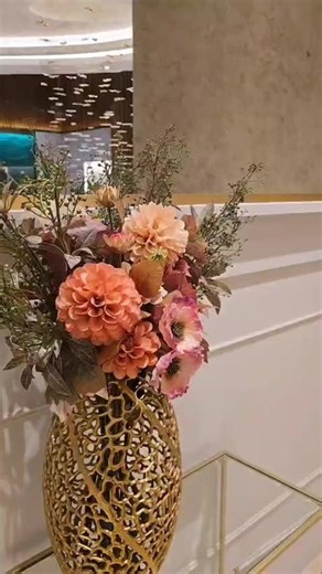 Step into the new season with Lister Horsfall. From fine jewellery to luxury watches, discover timeless pieces in our beautiful showrooms. Enjoy a glass of champagne while exploring something truly special. #ListerHorsfall #ChristmasAtListerHorsfall #LuxuryJewellery #FestiveSeason | Lister Horsfall