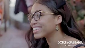 Scopri gli occhiali della campagna Autunno Inverno 2017-18 Dolce&Gabbana. Trova il modello giusto per cambiare il tuo look. | Dolce & Gabbana