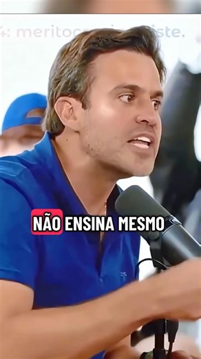 1 Bilionário Vs 30 Pobres!