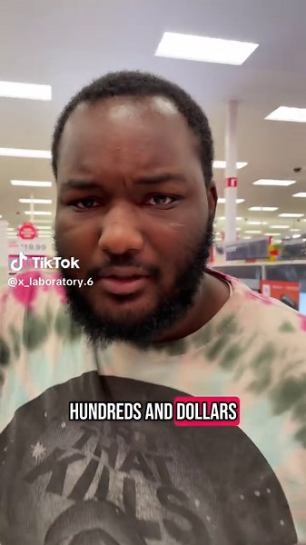 Can’t trust nobody 🤕 #essentials