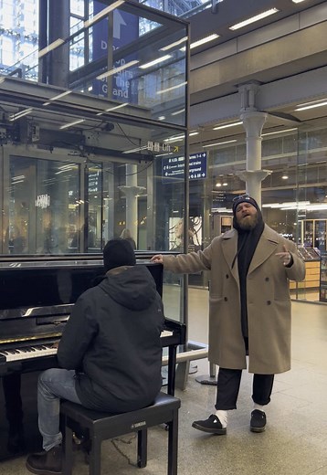 Teddy Swims' Memorable Busking Moment in London