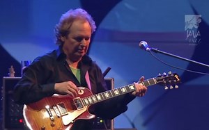 Lee Ritenour & Dave Grusin Live at Java Jazz Festival 2013