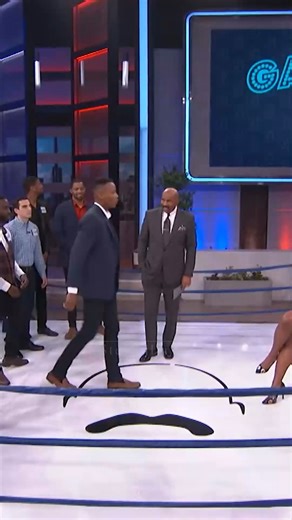 Steve Harvey Analyzes the Most Awkward Pick-Up Lines You Should Avoid #steveharvey #steveharveymemes #steveharveytv #reels | Steve Harvey