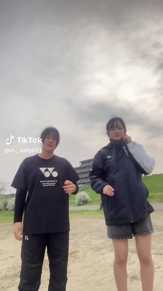 風強すぎ! ジャニーズ女子のダンスとテニス部