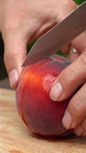 asmr cutting shorts peach 🍑 #shortsleeves #asmrvideos #subscribe