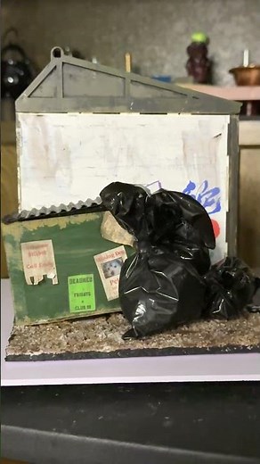 Normal Room Boxes vs Mine… (this got dark fast)