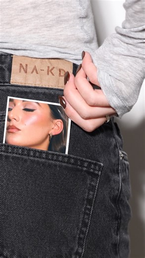 Tia Brown on Instagram: "Online tutorial 4 is available for Pre order now!! Master: Cool toned eye with the perfect wing | I combined a lot of highly requested areas into one tutorial for you all & this is a special one - sooo much information packed into one easy to watch detailed tutorial with diagrams , a full product list and a written breakdown of how I like to work with cool toned shadows! I loved creating this wearable cool toned eye look - I feel like people shy away from these tones (es