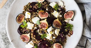 Salade de betteraves rôties, feta, figues et lentilles