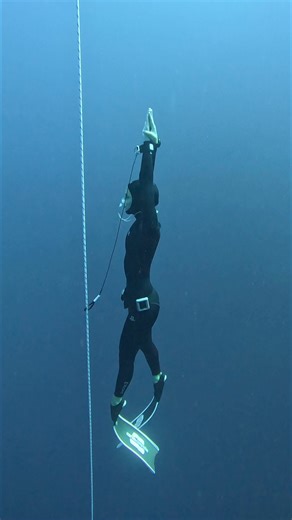 Mastering the -50m Dive Technique for Freediving