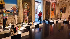 2.9K views · 20 reactions | DER KARNEVAL DER TIERE Die Ausstellung verbindet Mode, Kunst, Design zwischen Futurismus und den 80er Jahren. Bis zum 11. Mai in der Villa Argentina Viareggio Die Ausstellung wird von Pietro Riani und Ferdi Montenegro kuratiert. Der Ausstellungskatalog wurde von Paolo Riani kuratiert. | Carnevale di Viareggio | Facebook