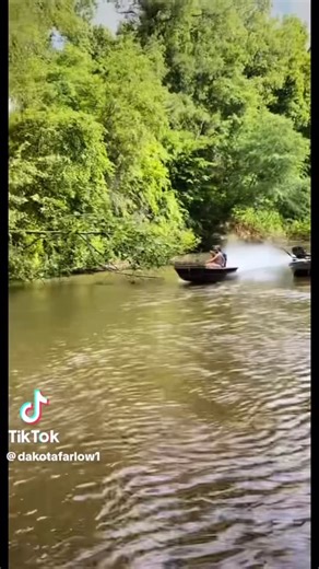 Feather Lite Pro in action! #mudskippermudmotors #mudmotor #mudmotors #mudboat #mudboats #surfacedrivemudmotor #surfacedrivemudmotors #surfacedrives #duckboat #huntingboat #jonboat #tinboat #tinyboat #aluminumboats #duckseason #waterfowler #hunting #duckhunter #flatbottomboat #waterfowlhunting #smallengine #4stroke #skinnywater #mud #4x4 #boatmotor #outboards #outboardalternative #makingtheoutdoorsaffordable | Mud-Skipper.com