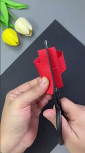 Two knives turn a cross into a square, parent-child handicraft, handmade diy, creative handicraf