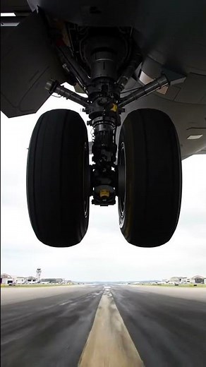 Amazing footage of USAF cargo plane landing gear deploying #landing #usaf