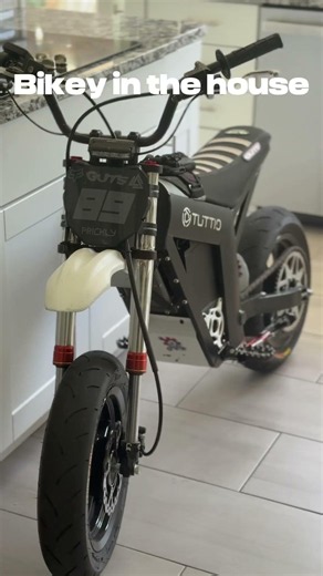In da house #kitchen #house #bike #tuttio #ebike #surron #bikelife