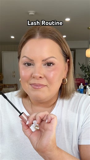Lash routine! Using the Clarins 4D mascara-you will LOVE #makeuptutorial