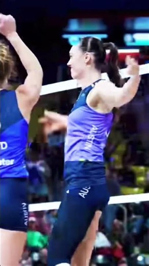 ONE HAND PASS #volleyball #volleyballworld 🏐🏐