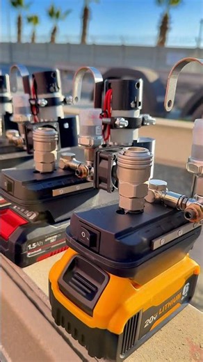 Mini Compressor For DeWalt, Makita , Milwaukee and more batteries, Up to 150 psi best for Nail Guns