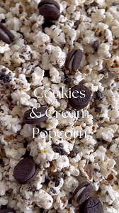 Cookies Cream Popcorn! Taking regular popcorn to the next level with chocolate cookies and white chocolate 😎 To make this Cookies Cream Popcorn I warm 1/4 cup of olive oil in a large pot over medium heat. I toss in 2 kernels and once they pop I know the oil is hot enough for the rest. I add in 1/2 cup of popcorn kernels and give it a stir. You’ll want to give the pot a hearty shake every few seconds for about 5-8 minutes or until the popcorn slowly stops popping. Remove from the heat and pour i
