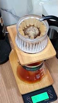 Let's dig into the Zero Hero dripper again. #coffee #manualbrew