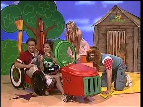 Hi-5 Sharing Stories- Rattly-Rolly Billycart