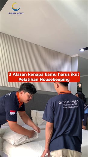 3 Alasan kenapa kamu harus ikut pelatihan Housekeeping ! Simak penjelasan dalam vidio ini guyss ! Kelas pelatihan Hospitality dibuka tanggal 31 Maret 2026 nih gaisss ! Kenapa harus daftar? ✅ Materi lengkap & siap kerja ✅ Trainer profesional ✅ Peluang karier luar negeri ✅ Support sampai siap berangkat 📍 Global Mercy Training Center Kutabanjarnegara, Kabupaten Banjarnegara, Jawa Tengah - CS Hospitality: 0851-3696-9656 - CS Eropa: 0889-0286-5056 - CS Jepang: 0851-9960-0763 - CS Korea: 0851-8816705