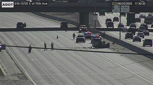 Rollover crash on I-10 in Phoenix kills one person
