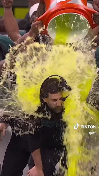 Gatorade Bath for Eagles Coach Nick Sirianni at Super Bowl