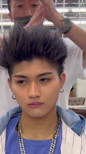 メンズヘアスタイル：ツーブロックとジェットモヒカン
