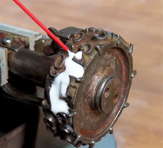 455K views · 1.3K reactions | 3️⃣2️⃣1️⃣This Old Numbering Machine Works Like New Again | 5-Minute Crafts | Facebook