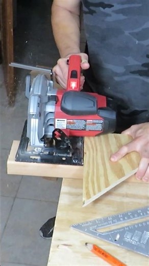 GUIDE for 90 and 45 degree cuts with a Manual Circular Saw #wood #woodworking