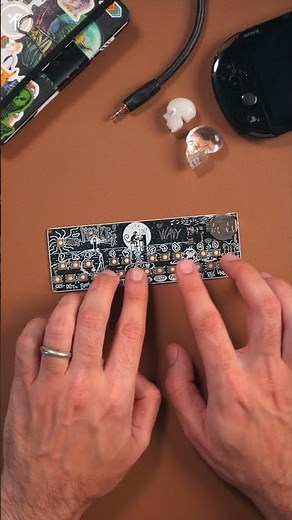 This Tiny MIDI Keyboard Shouldn’t Be This Powerful… #midikeyboard #bluetooth #musicproduction