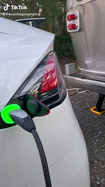 The Benefits of Towing and Camping with an Electric Vehicle