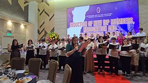 Bacolod City Prosecutor the Honorable Ma. Teresa Ditching led the lawyer's oath by the new members of the Integrated Bar of the Philippines Negros Occidental Chapter. The New IBP members passed the 2023 Bar examinations given by the Supreme Court PH. | Tanyag News and Features | Facebook