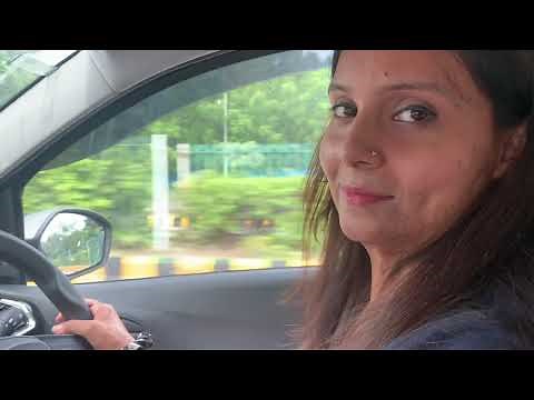 Driving in heavy traffic in highheels || pedal control in heavy traffic|| High-heel driving ||