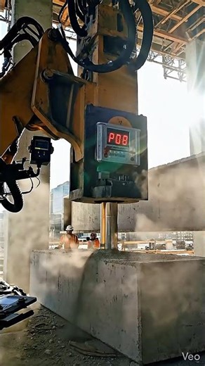 Hydraulic ne building Gira Dali 😱🫡#constructionside #hydrualicpress