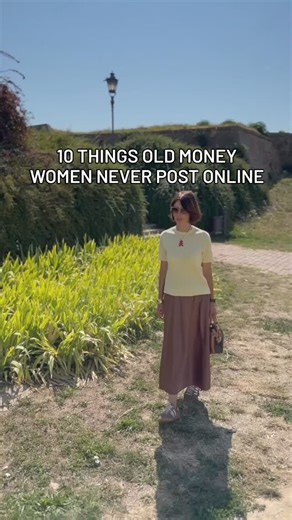 Lada on Instagram: "Find the list here 👇 Not everything beautiful needs to be broadcasted. Old money women live intentionally and that includes what they choose to not share online. Their Instagram feeds are curated with elegance, mystery, and restraint. Here’s what you’ll never see them post and why it matters if you want to attract a high-calibre life: 1. Bragging about luxury purchases Old money wears Cartier, but never announces it. True wealth whispers, it doesn’t tag the price. 2. Overexp