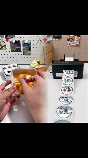 I just found a perfect label printer for home bakersIt can print pretty labels so easily!