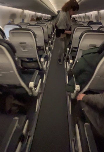 Exploring the British Airways Embraer 190 Cabin