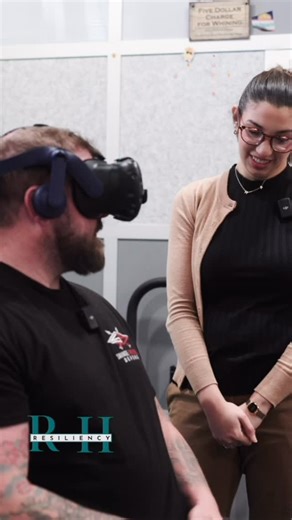 Struggling with integrating movement, the patient’s brain heavily relied on his visual system. Virtual reality has become a very effective treatment modality 💪 Placed in a virtual reality boat, he felt motion in real life, despite not moving. Adding vibrations to his feet and adjusting his hands/wrists enhanced proprioceptive feedback, calming dizziness and nausea. Now, he stands more stable as his brain cancels out inappropriate signals from the visual system. 🧠 #brainhealth #resiliencybrainh