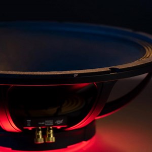 🔈 Beauty of the Beat -- Black Widow® Check it out 👉🏿 bit.ly/PeaveyBlackWidow18018LT | Peavey Electronics