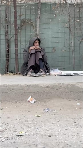 He was praying to Allah (SWT) and Allah (SWT) Send help to him ❤️